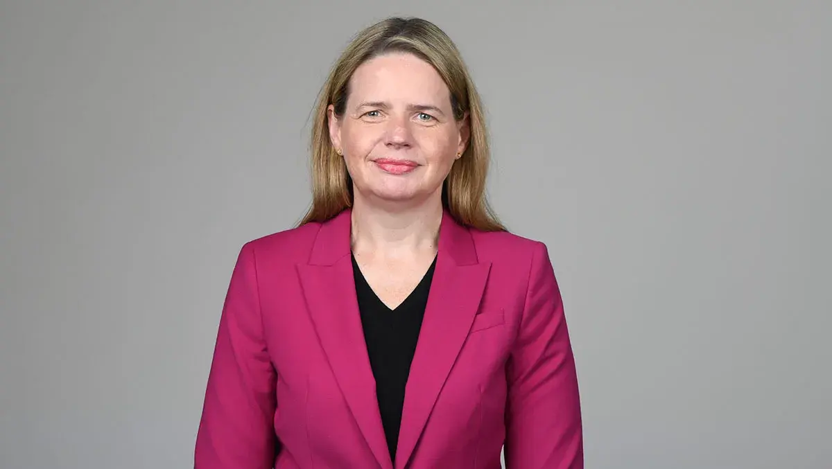 22 12 06 headshots 5596(2)