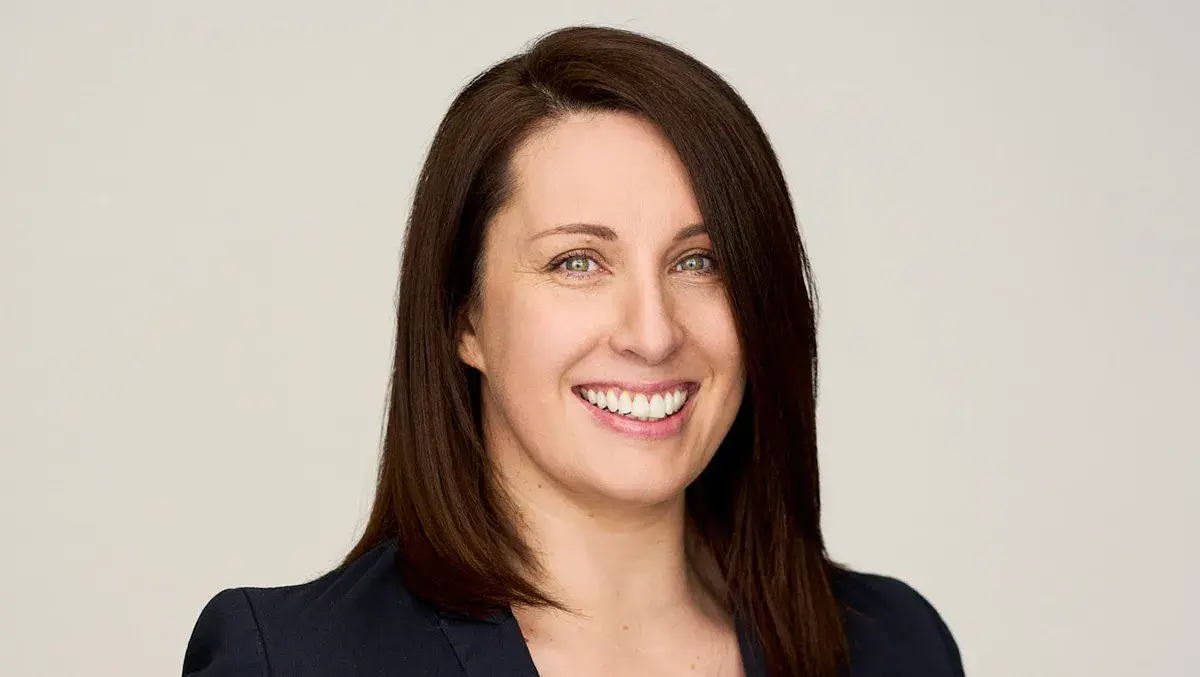 Cathy headshots 02082021 0078 square