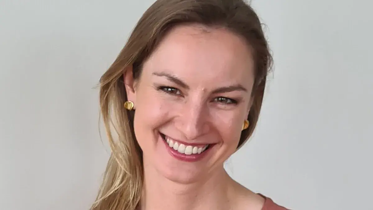 Miranda walker headshot final  1 (2)