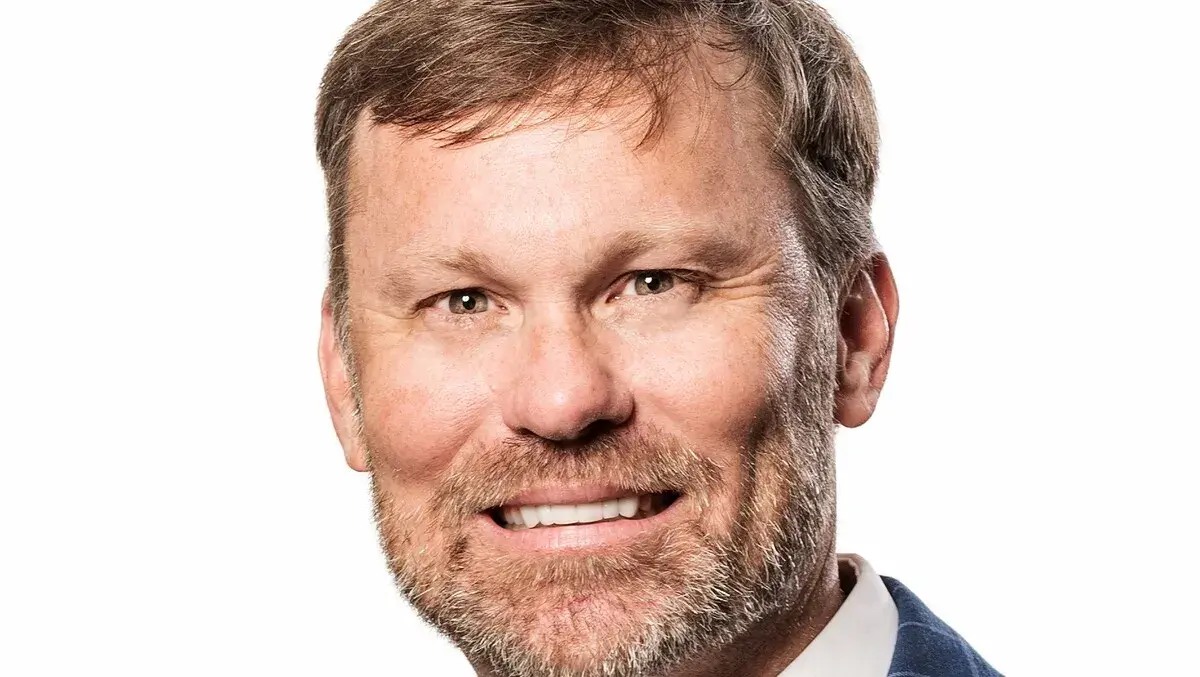 Casey george evp sales qlik(2)