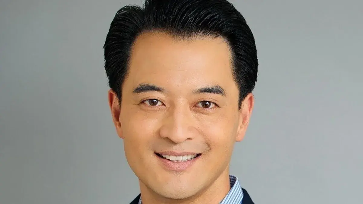 Leonard kim headshot 41 (2)