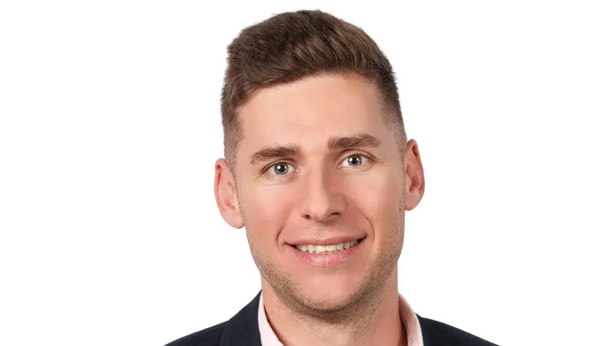 Wayne haylett headshot(2)