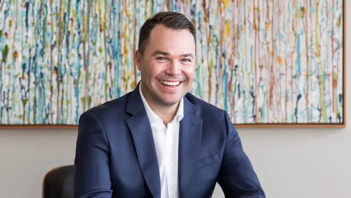 Aaron thorne headshot(2)