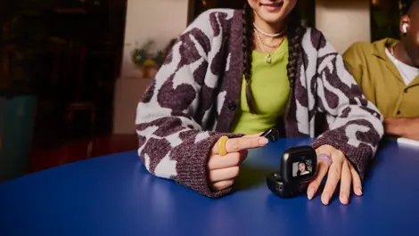 Jbl live flex 3 lifestyle black pers cc 2