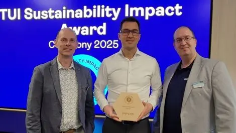 Picture 1 tui ppds team award jeroen  l  stefan  m  stuart  r 